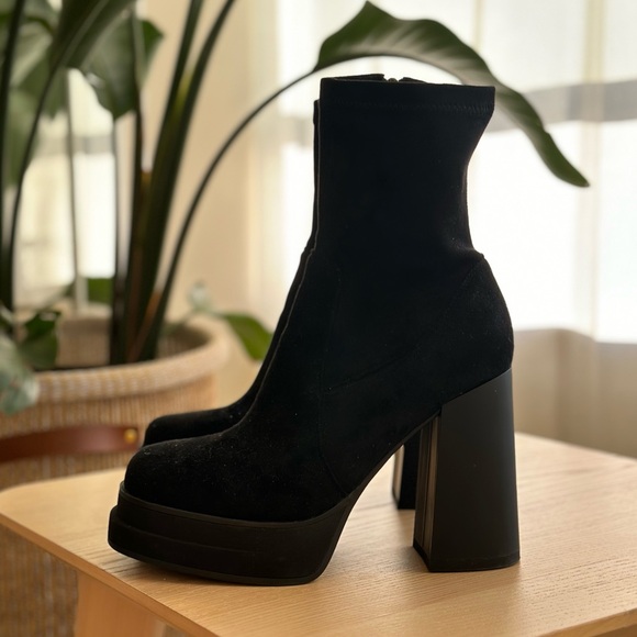 Black Platform Suede Ankle Boots | Women’s 7 | Chunky Heel - Picture 6 of 10
